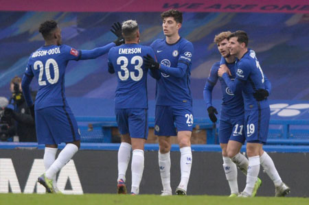 [中超]三轮不胜 上海申花让出榜首位置