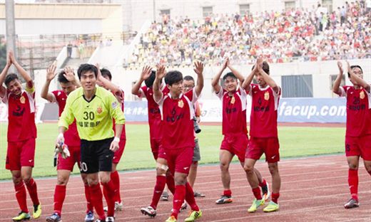 巴黎5-2大胜领跑法甲 姆巴佩创纪录