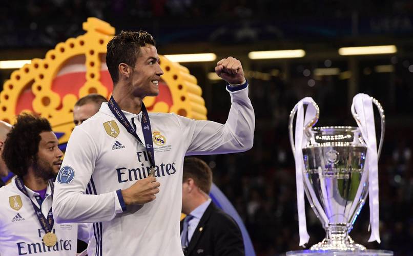 特里拍卖梅西06年球衣支持慈善