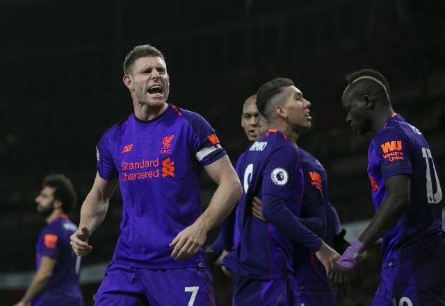 勇士主场力克雄鹿，库里砍下31分全队表现亮眼