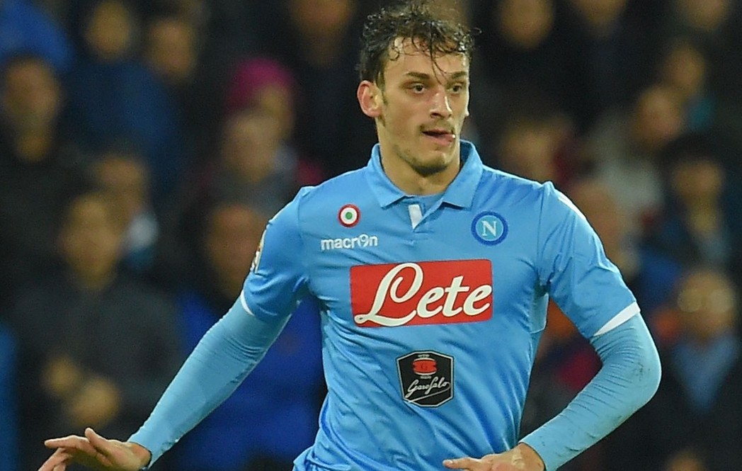 热闻｜英超争冠悬念再起！阿森纳0-0利物浦，布拉德利吊射中楣+伤退